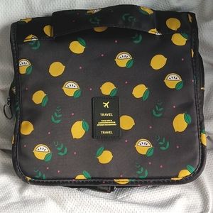 Travel hanging toiletry bag